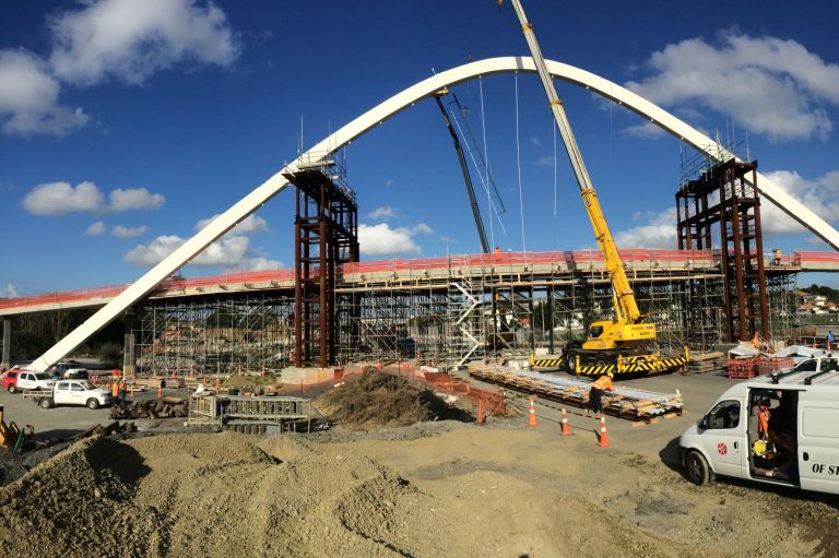 Waterview Hendon Footbridge Arch Installation Temporary Works